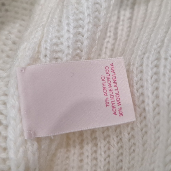 VICTORIA'S SECRET Ivory White Scoop Neck Sweater - Picture 6 of 9